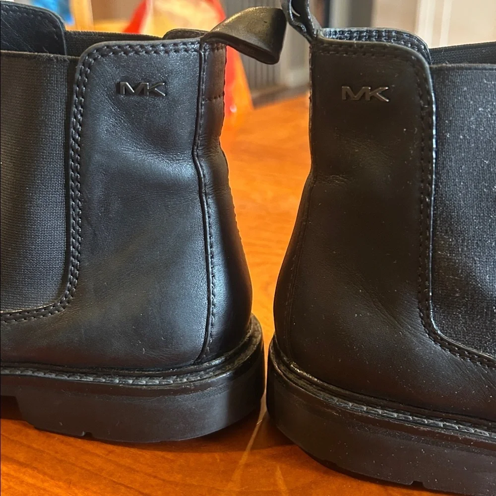Michael Kors Hudson black size 8.5 Leather Boots